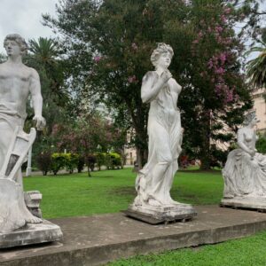 Estatuas de Lola Mora